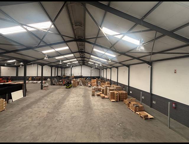 1,955M² WAREHOUSE TO LET IN BLACKHEATH INDUSTRIAL
